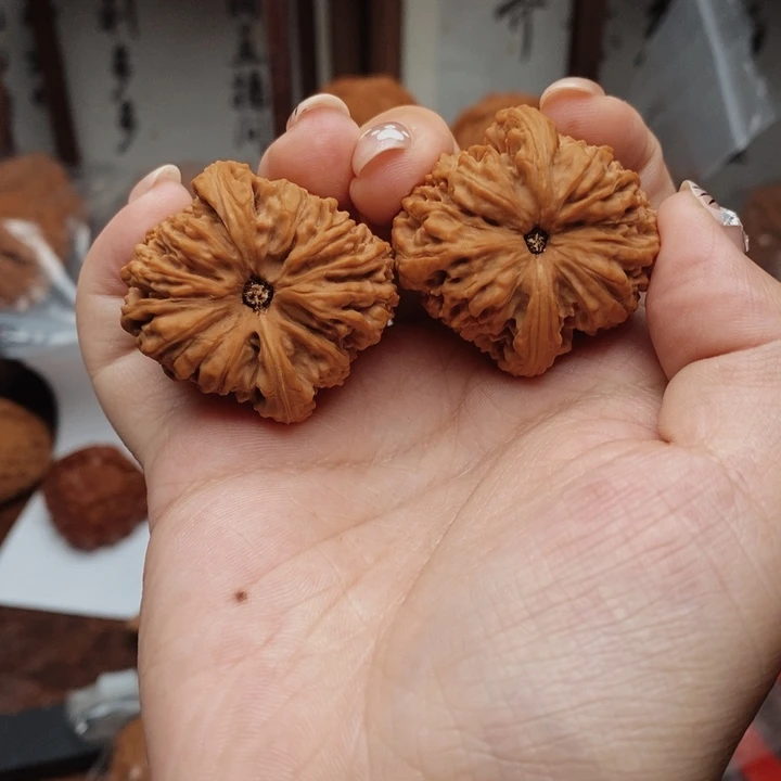 L***吊坠文玩核桃精品88888