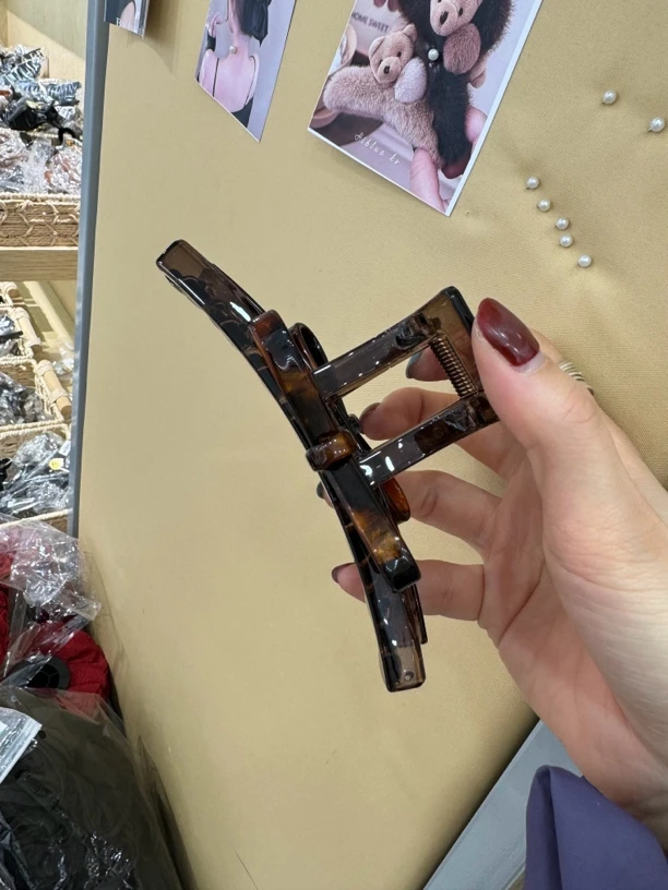 琥珀色蝴蝶结大抓