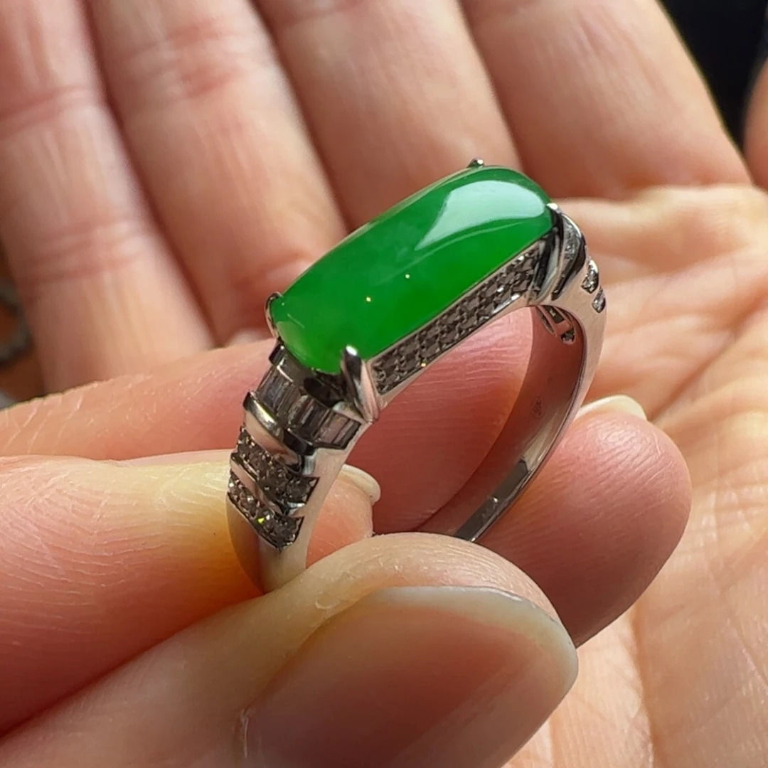 18K金镶嵌戒指翡翠缅料天然翡翠A货