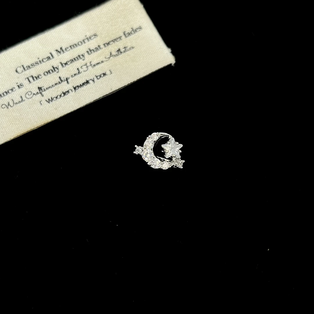 铜合金合成锆石耳饰 闪耀星月银色锆石耳骨夹537