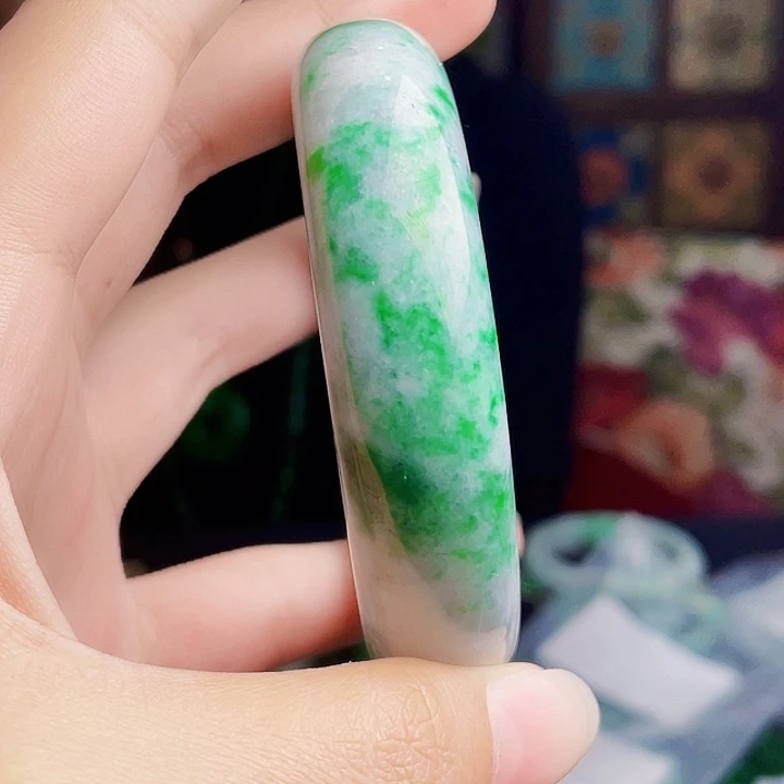 翡翠未镶嵌颈饰多样性62.1