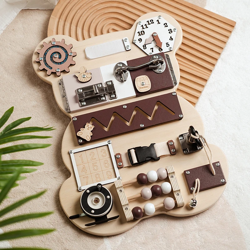 跨境木制儿童蒙氏教具小熊忙碌板机关开锁宝宝启蒙早教益智类玩具