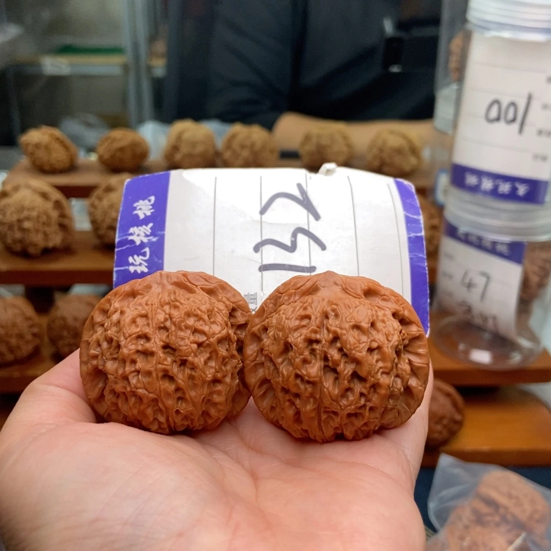 文玩核桃把件42血麒麟