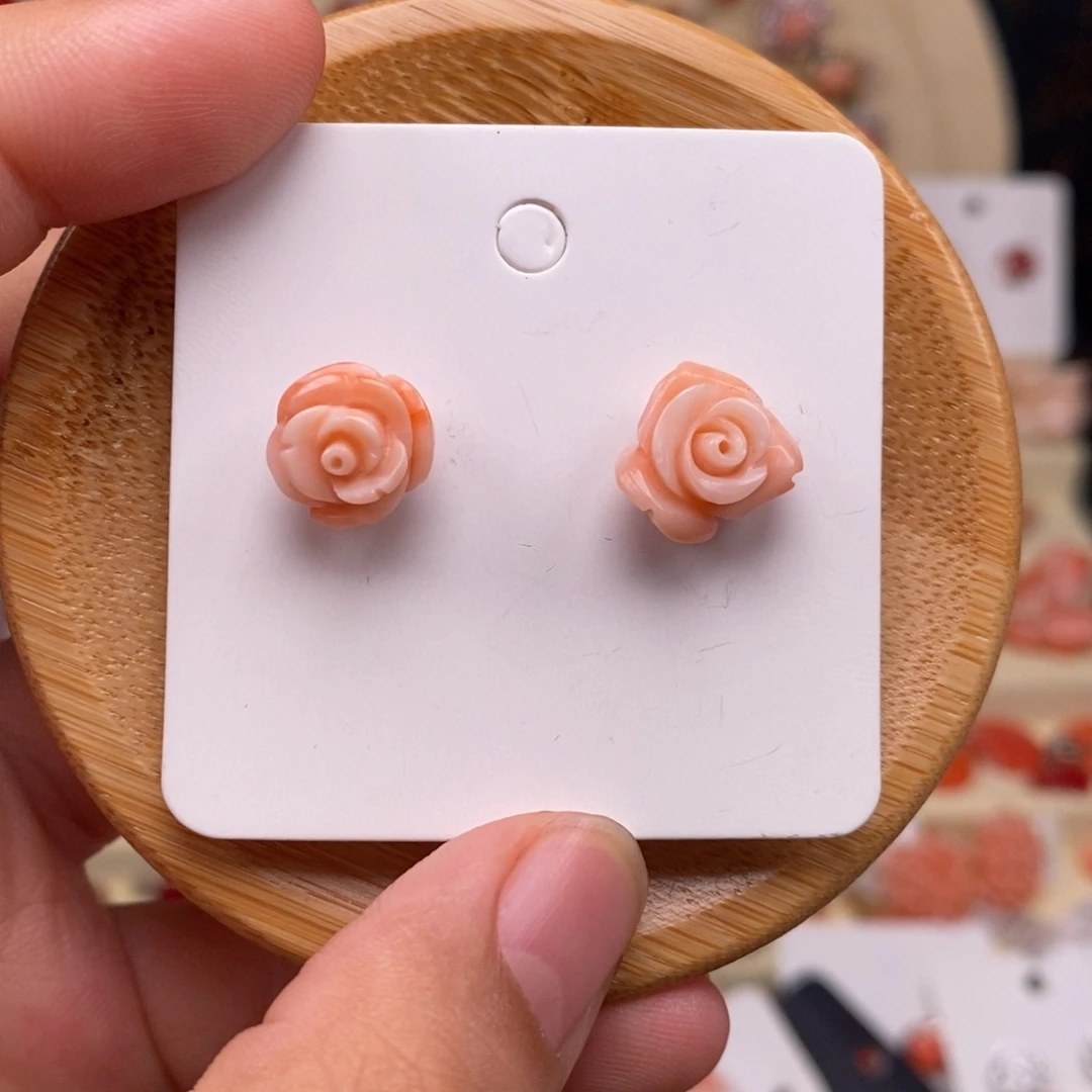 楼阿娜作业楼哦我我摸我看看