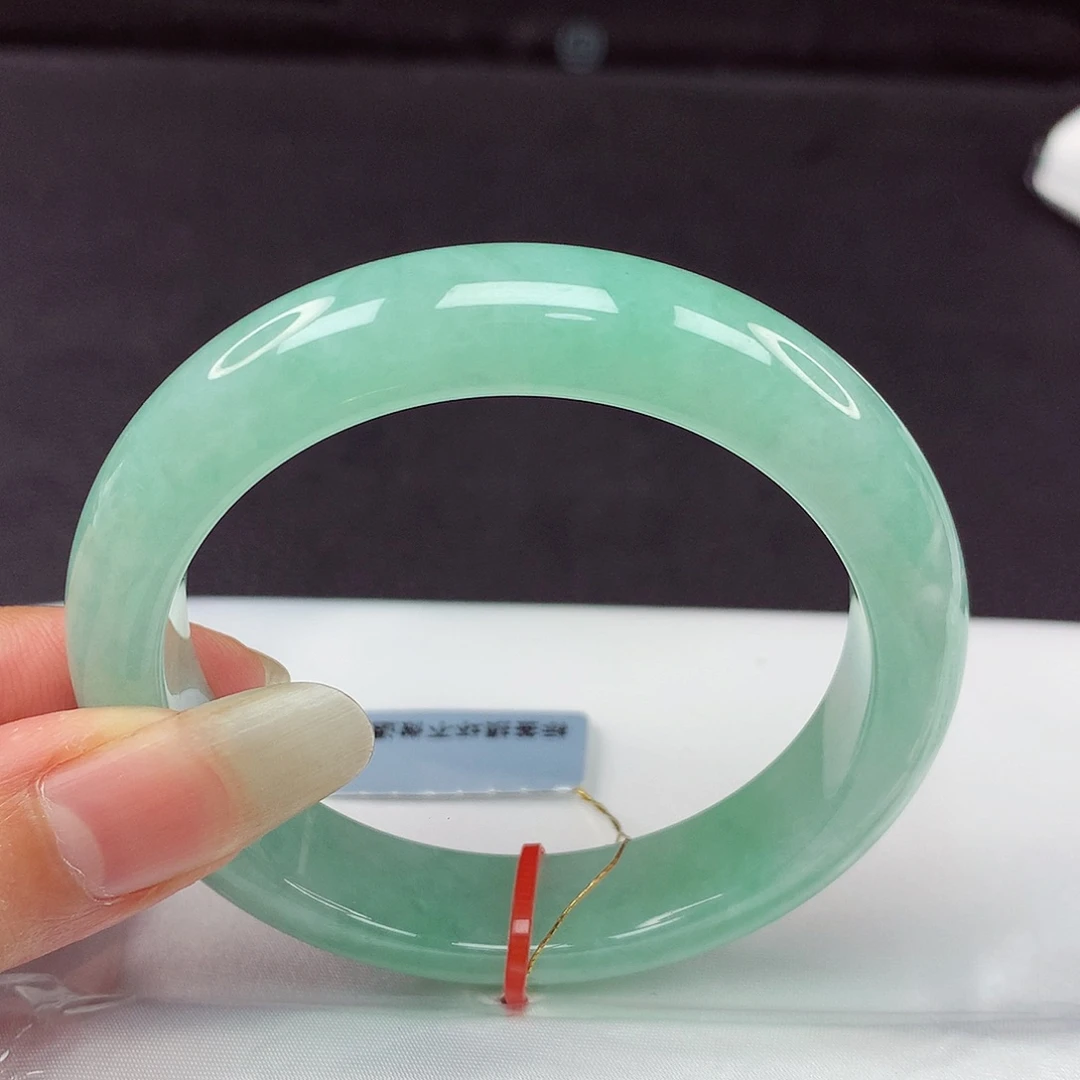 翡翠手镯未镶嵌55圈623