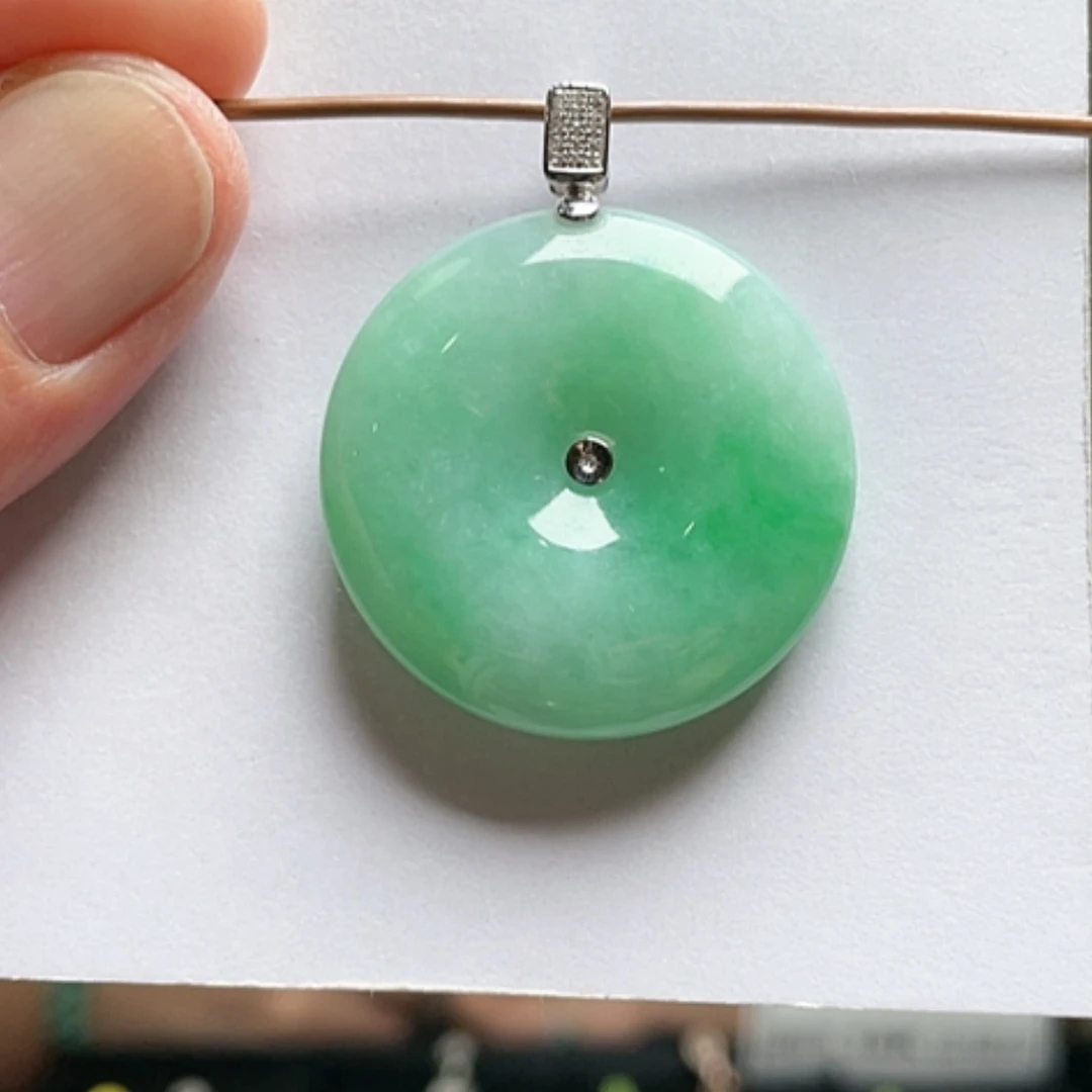 【闪购商品】吊坠(不含链)18K金镶嵌翡翠