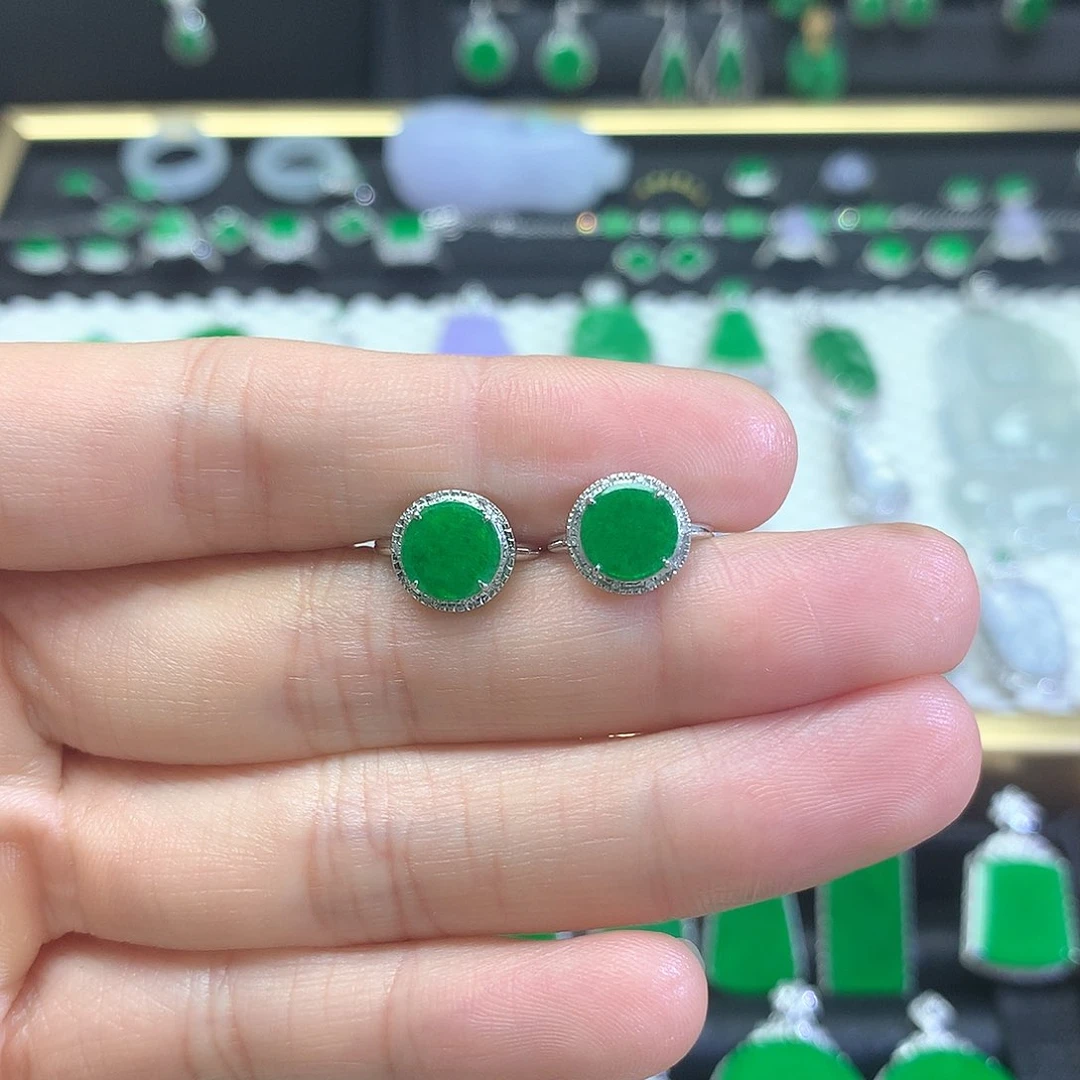 18K金镶嵌翡翠耳饰耳饰