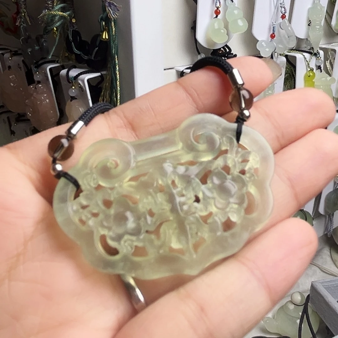 摸***裆岫玉未镶嵌吊坠(赠链)