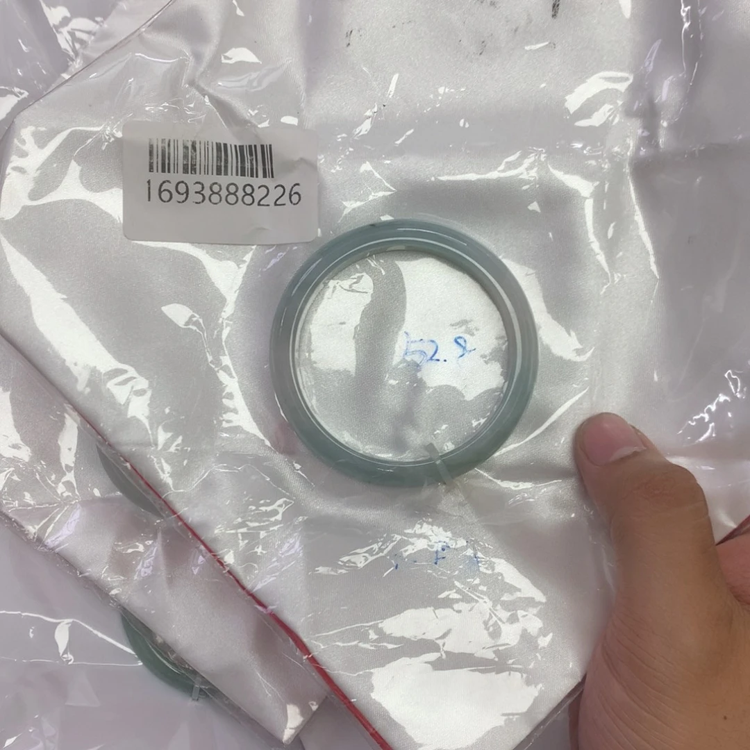 昵***称翡翠未镶嵌手镯天然缅甸翡翠手镯