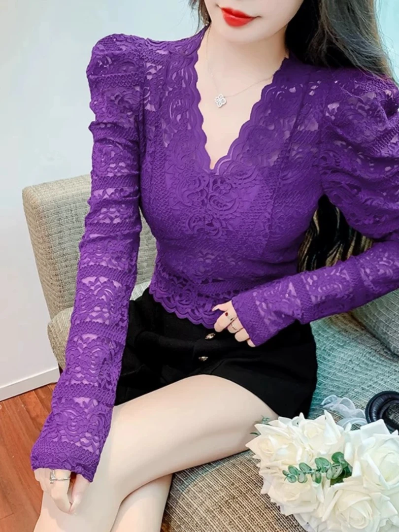 短款蕾丝长袖秋冬新品修身性感V领蕾丝上衣时尚洋气小衫镂空内搭