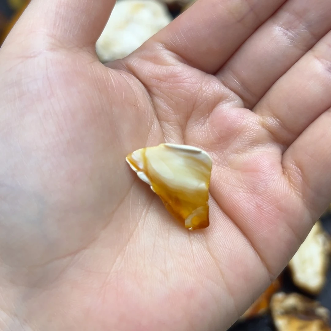 定制琥珀未镶嵌蜜蜡