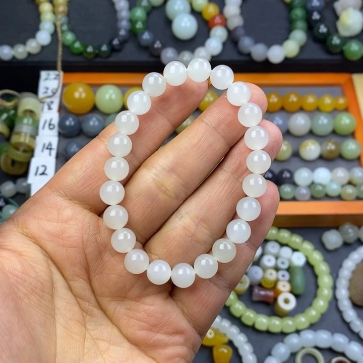 和田玉冰白卡8未镶嵌