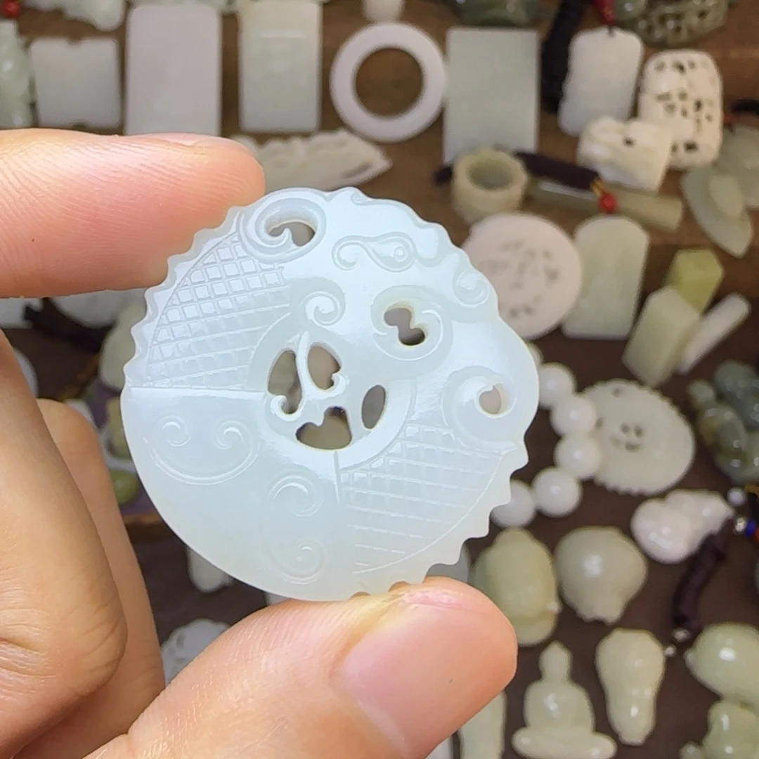 和田玉未镶嵌挂件鱼化龙