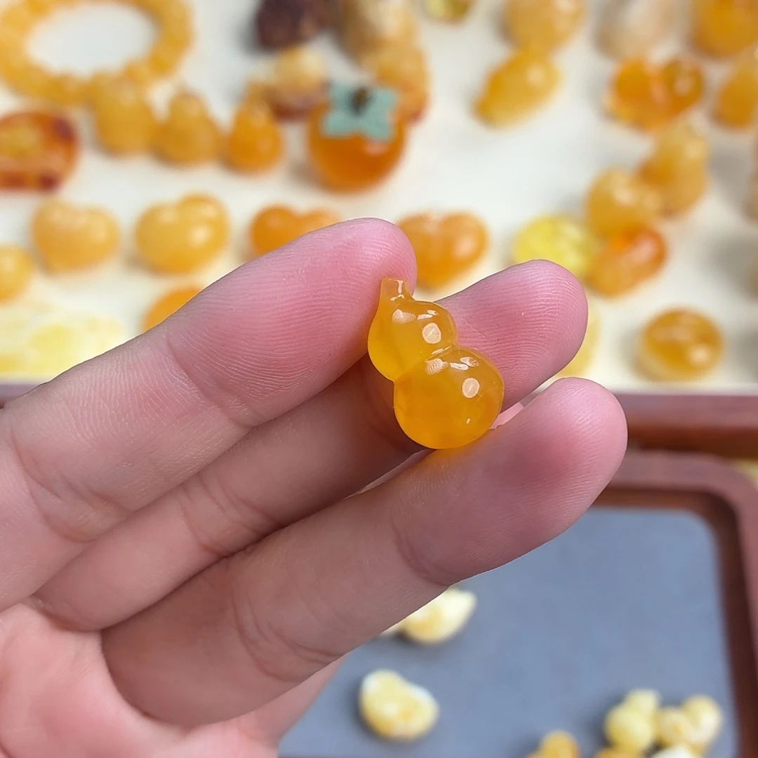 琥珀未镶嵌珠宝奇石