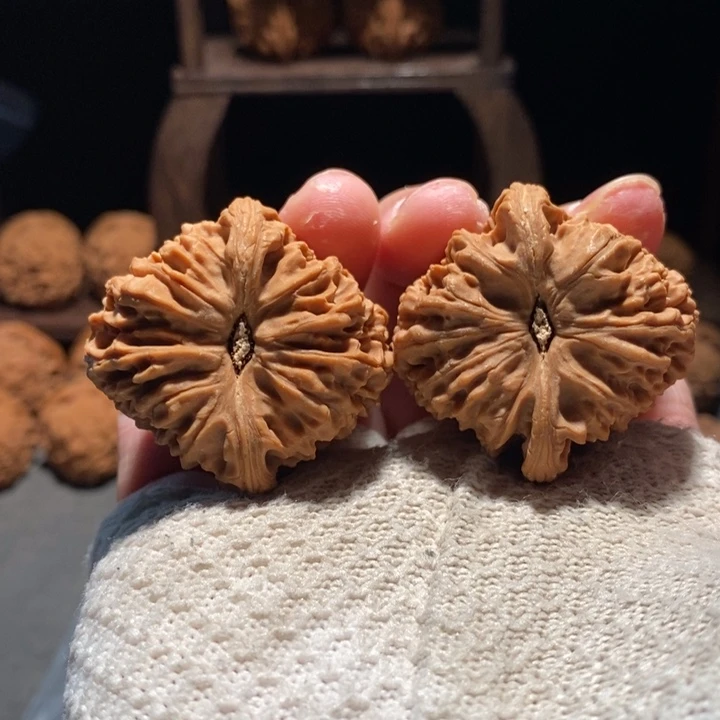 無***優核桃南疆石狮子头文玩核桃