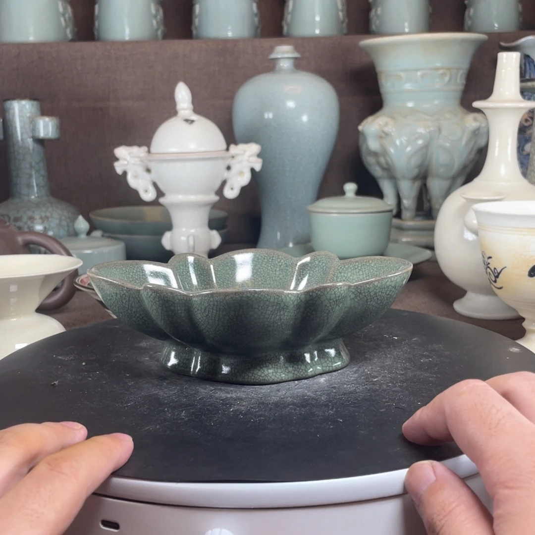 013汝绿釉海棠洗一个