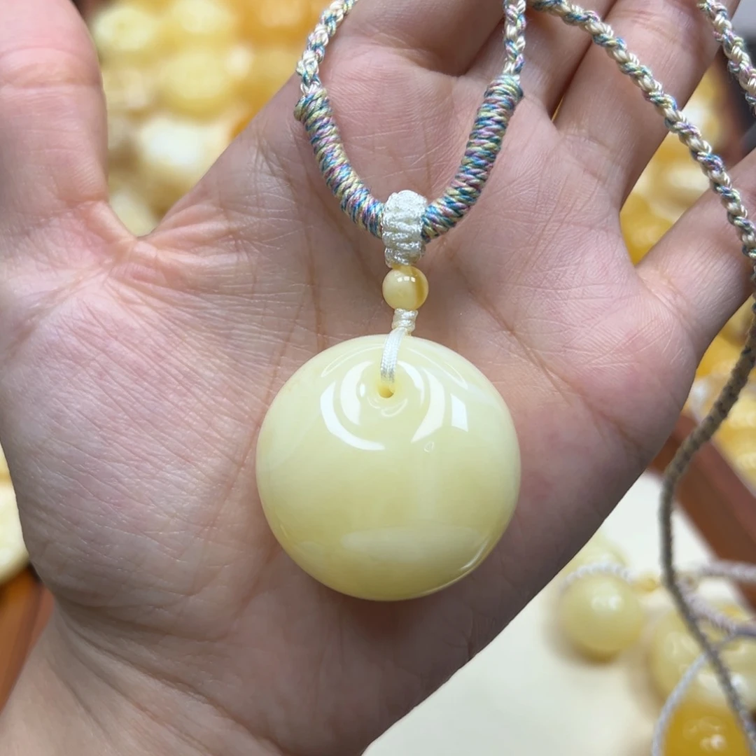 未镶嵌颈饰琥珀蜜蜡