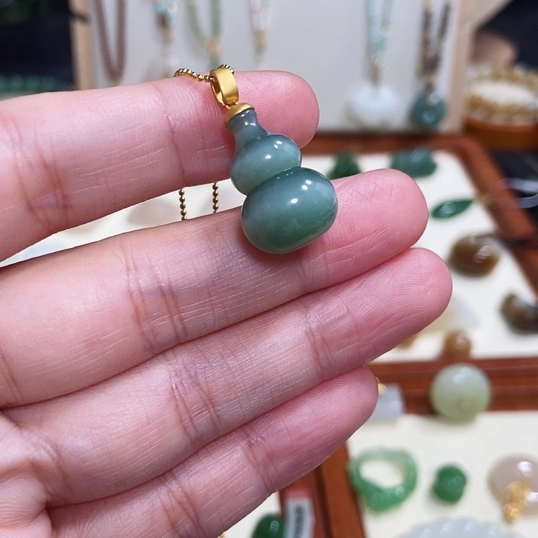 吊坠(赠链)18K金镶嵌和田玉