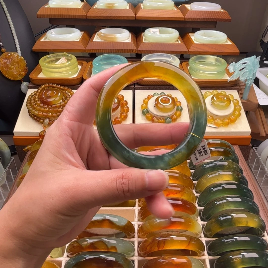 蛇纹石玉未镶嵌手镯56
