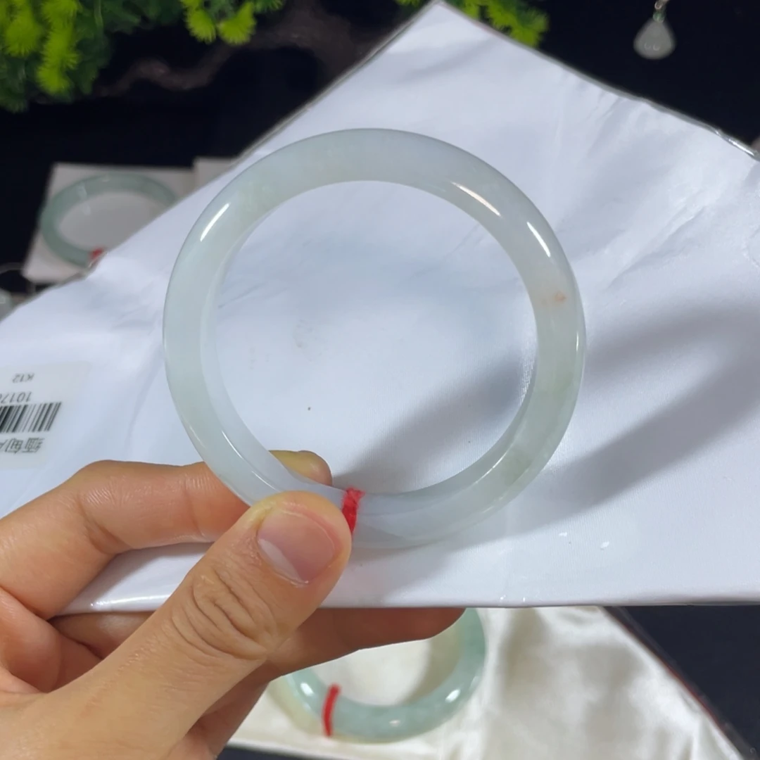 未镶嵌手镯翡翠天然翡翠手镯