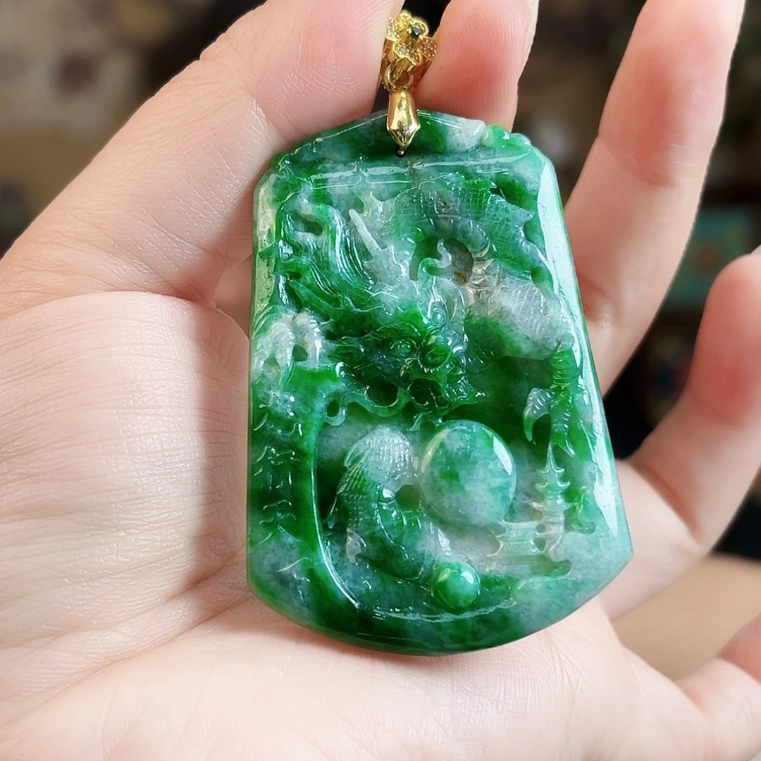 翡翠未镶嵌颈饰多样性