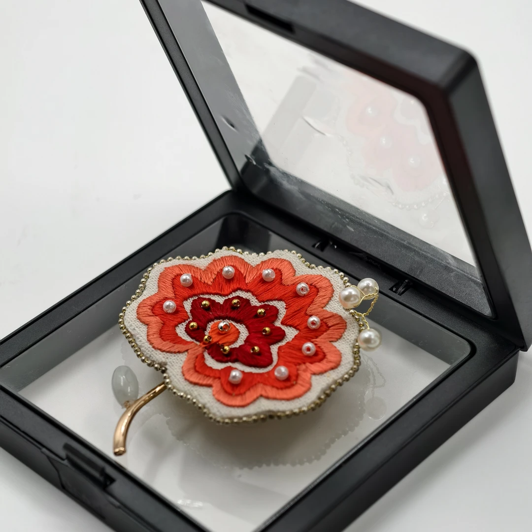 合金布艺胸针 彝族民族风手工艺品胸针配饰复古饰品古风红色国风