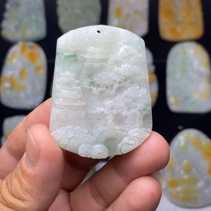 翡翠未镶嵌颈饰家***兴翡翠