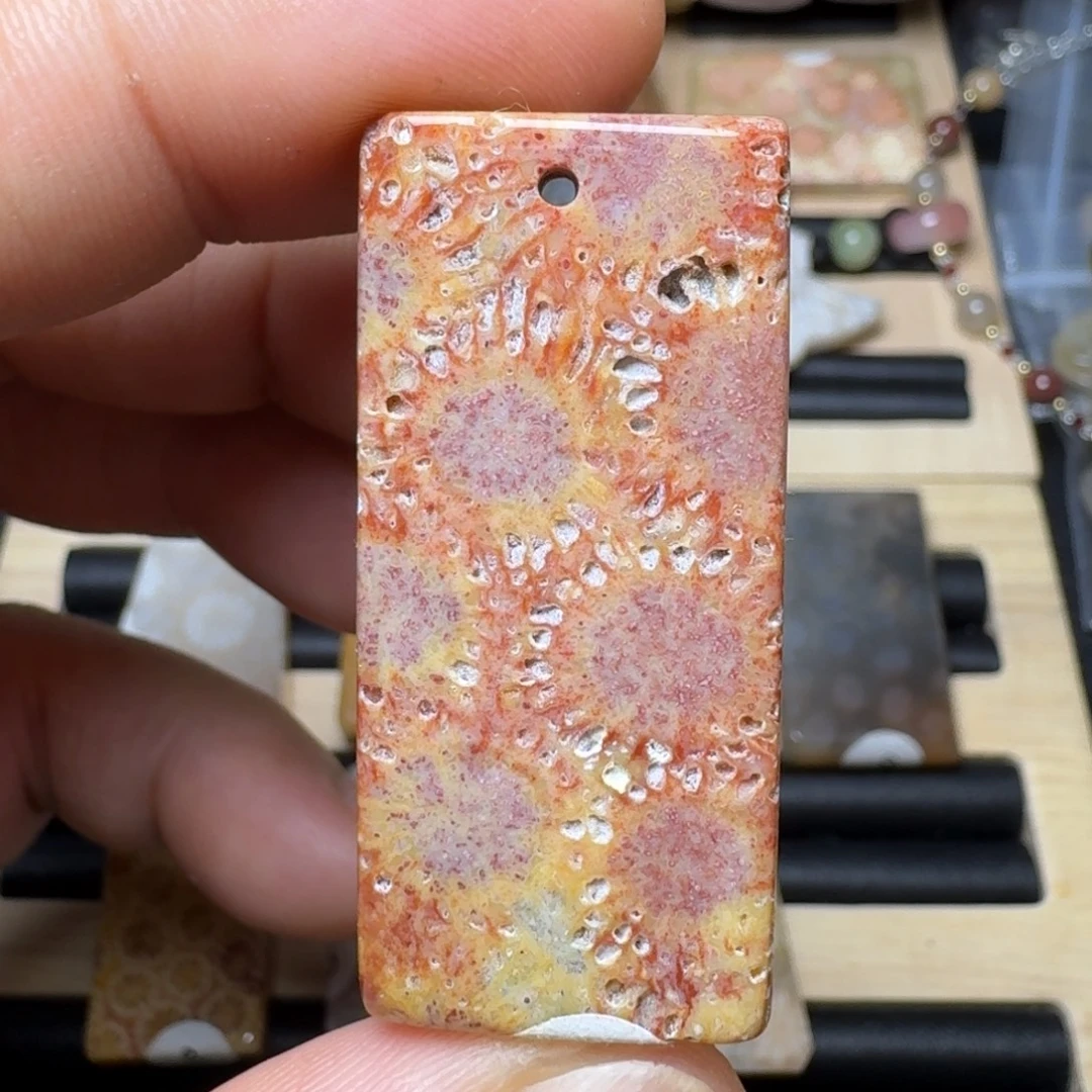 未镶嵌纯天然色有机玉石保真色硅化玉