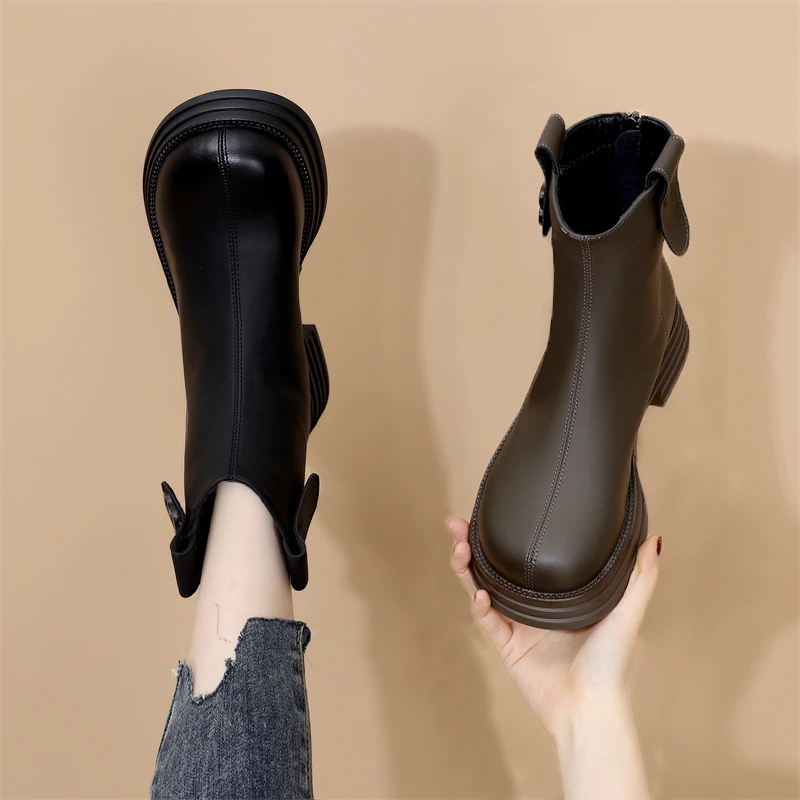 雅麦斯真皮平底马丁靴女士款2025新款春季英伦风烟筒靴短靴大码43