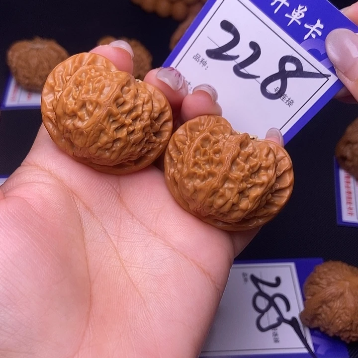 文玩核桃吊坠228号链接宫灯4.2尺