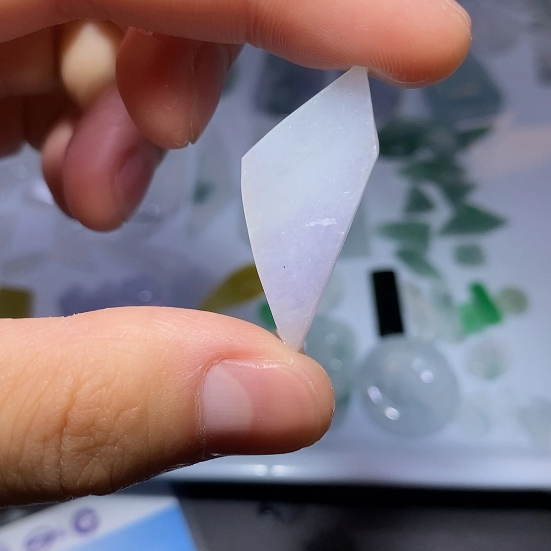 翡翠未镶嵌颈饰7555