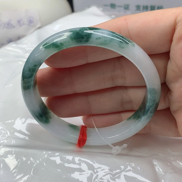 未镶嵌手镯（贵妃镯）翡翠5556