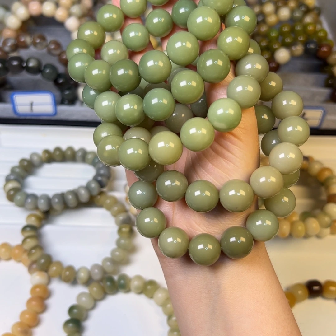 菩提根/象牙果手串阳光玫瑰圆珠卡14.5  实物会更绿