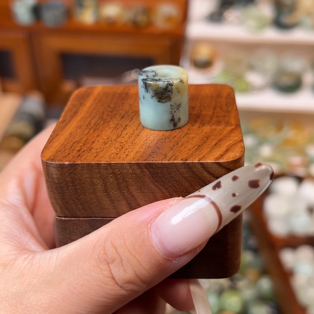 蛇纹石玉未镶嵌戒指