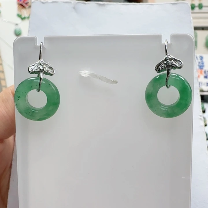 未镶嵌石英质玉（非洲翠）耳坠