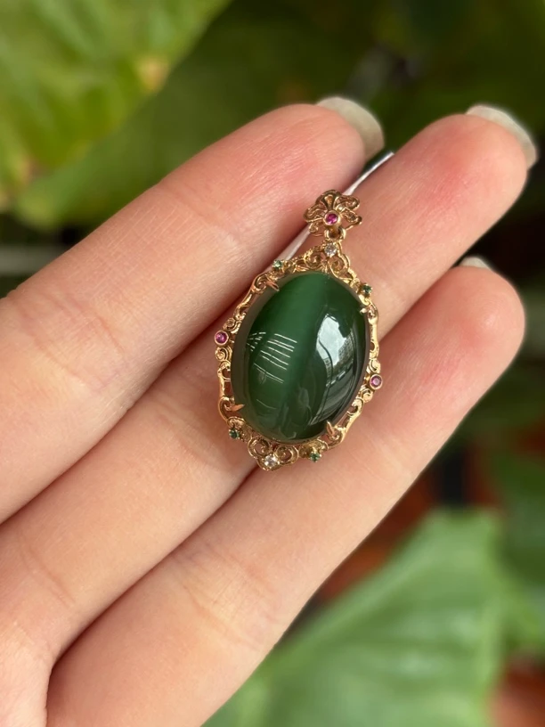 0527YX和田玉碧玉18k金镶嵌猫眼吊坠 规格：26*17*9多样性发其一