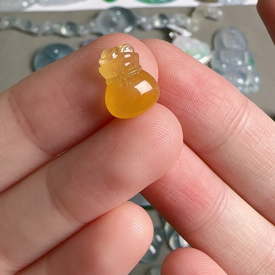 翡翠未镶嵌颈饰