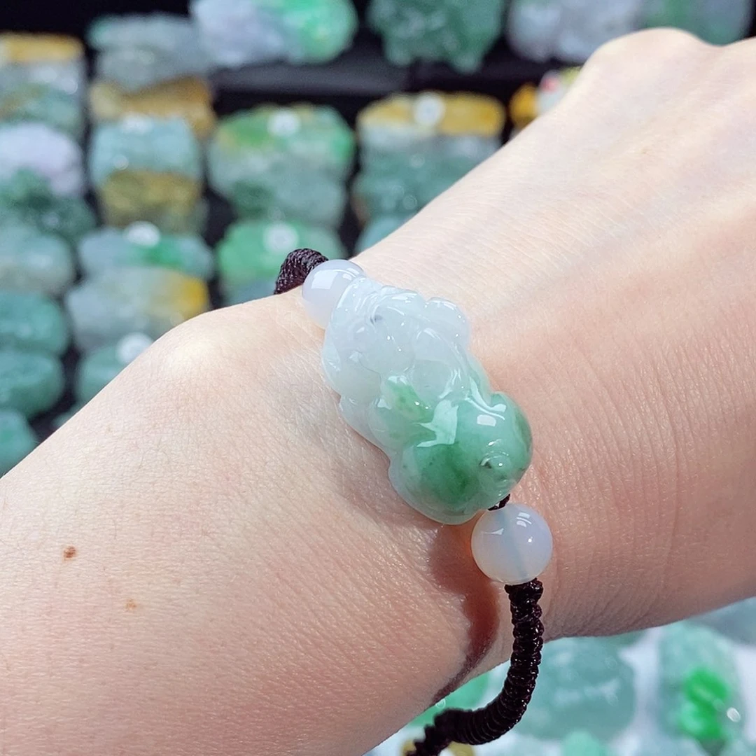 颈饰未镶嵌翡翠天然