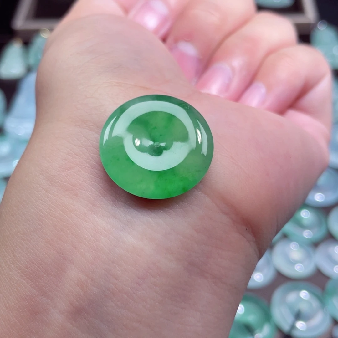 颈饰未镶嵌翡翠扣子