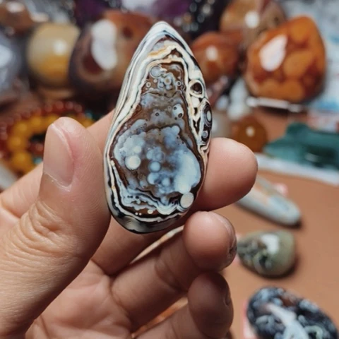 未镶嵌玛瑙/玉髓珠宝奇石月**星