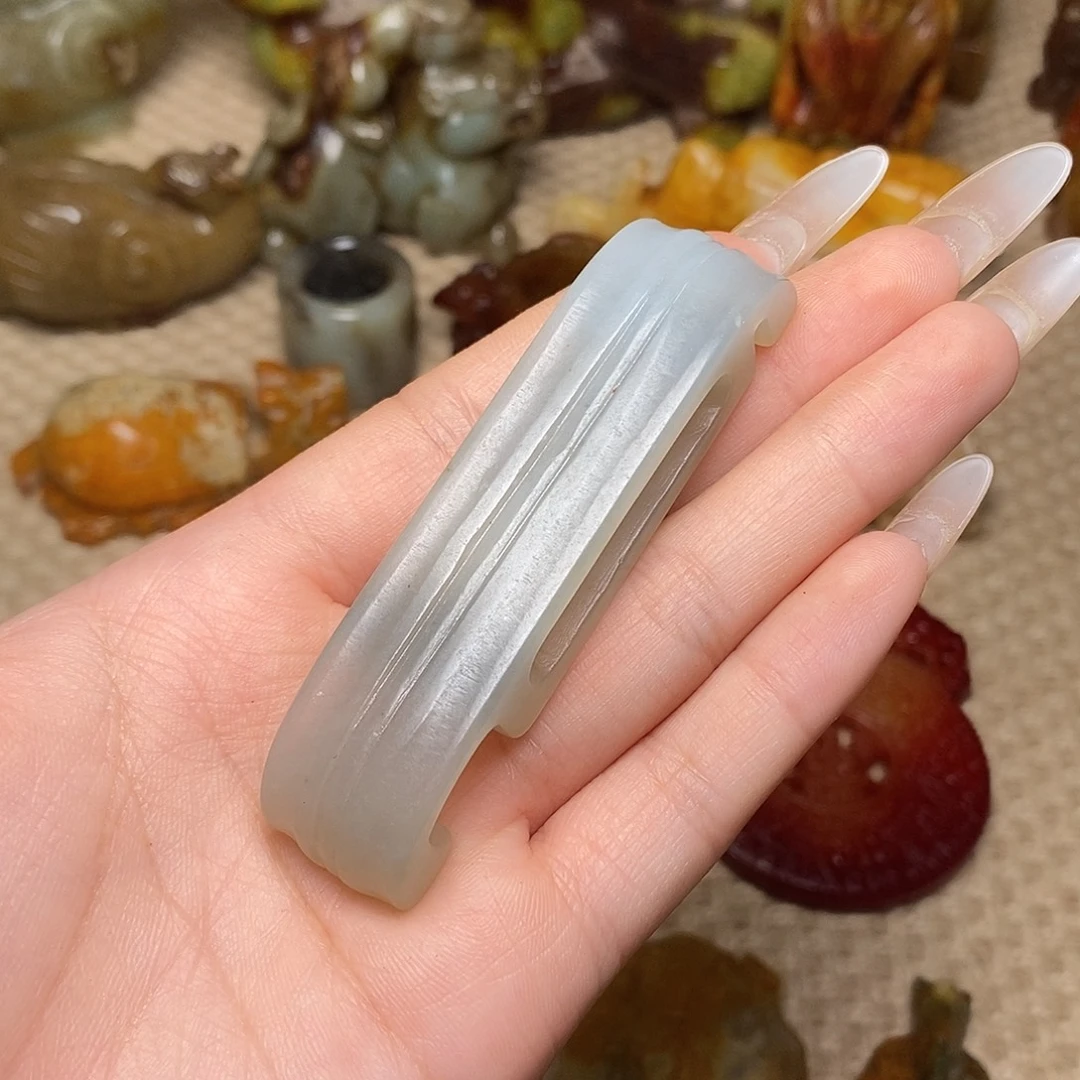 未镶嵌蛇纹石玉颈饰