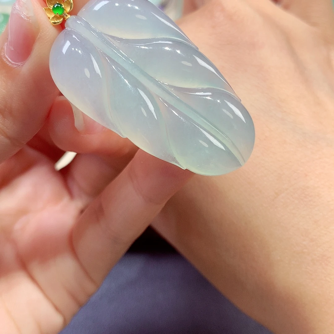 翡翠18K金镶嵌颈饰翡翠