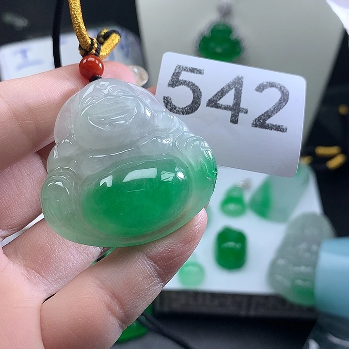 翡翠未镶嵌吊坠(赠链)