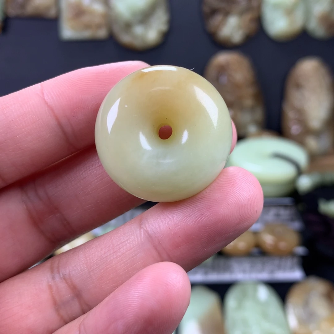 幸***生岫岩老玉（透闪石质玉）未镶嵌颈饰