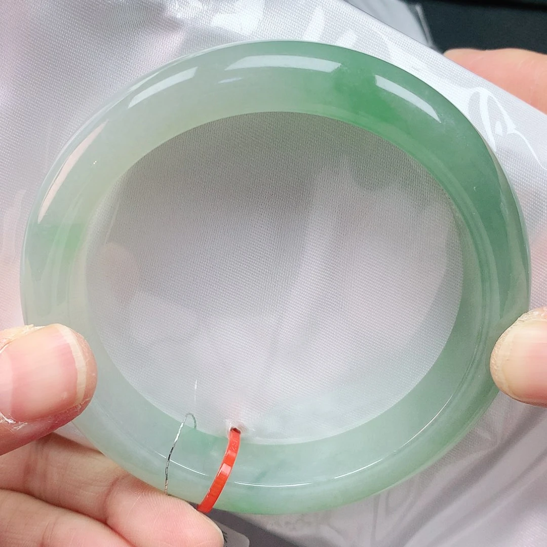 翡翠手镯未镶嵌62圈