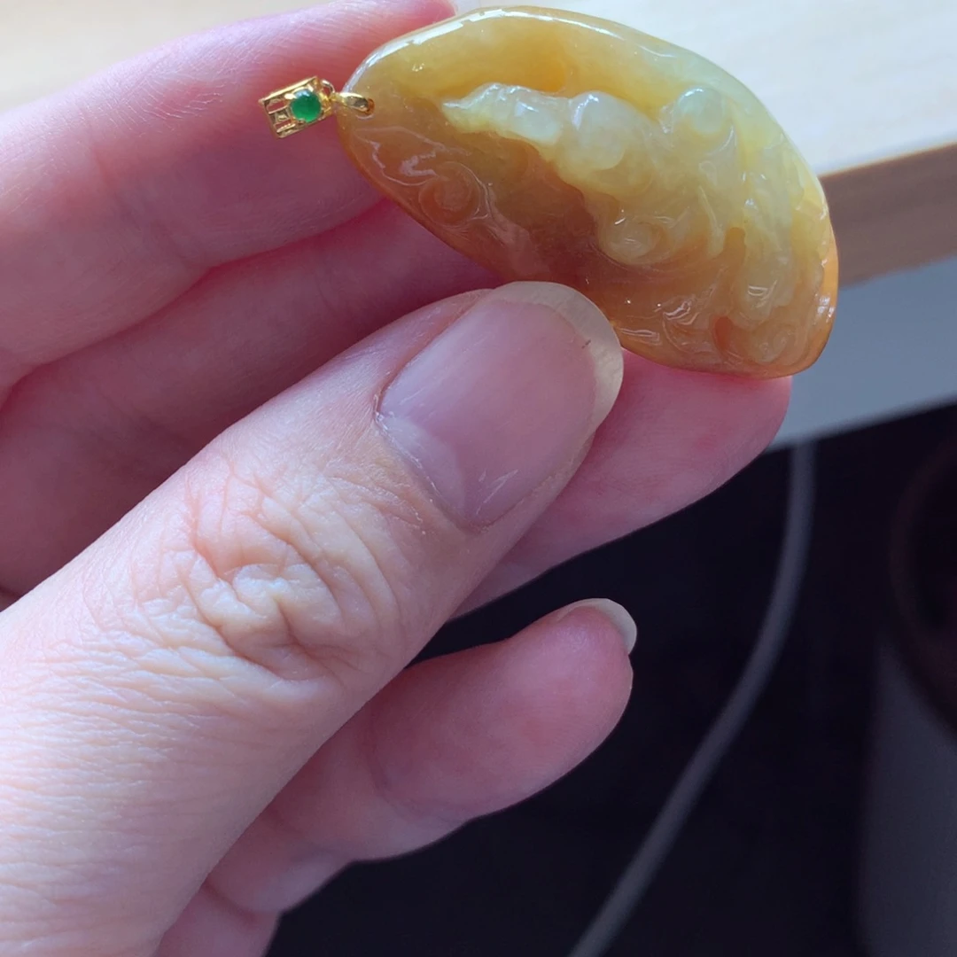 翡翠颈饰18K金镶嵌吊坠