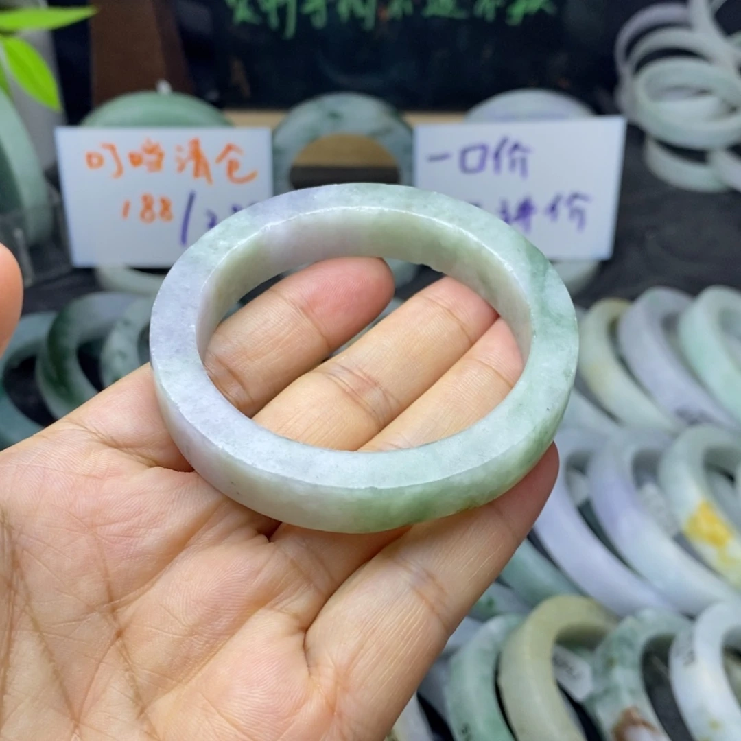 定制翡翠未镶嵌手镯