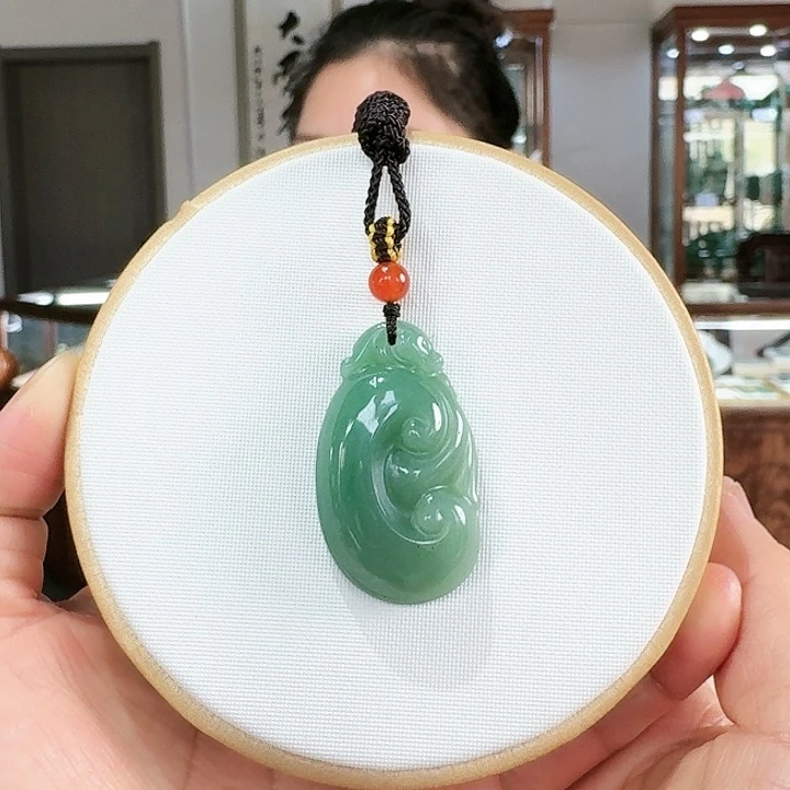 密玉（石英质玉）吊坠合金