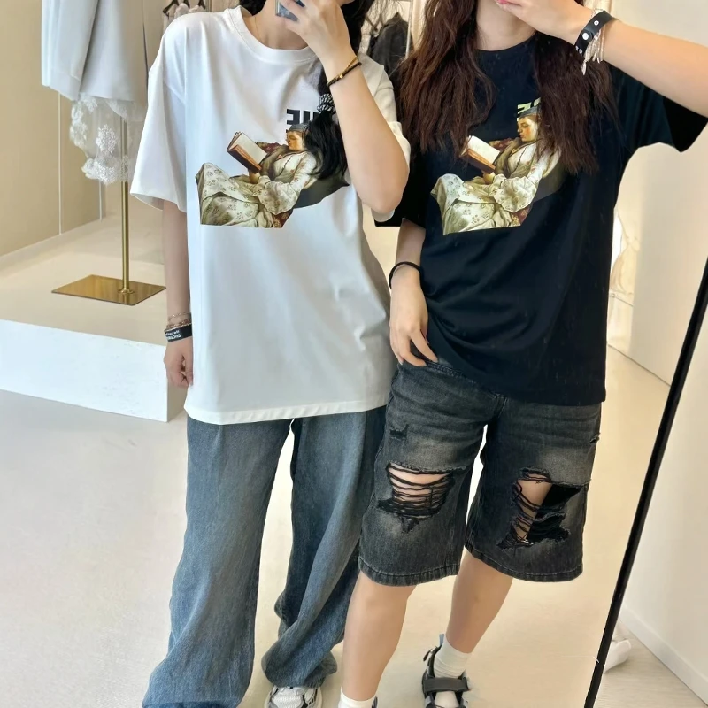 设计师款2025年春季款简约百搭多色经典看书女郎印花短袖棉T恤女