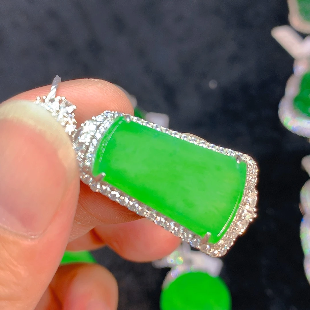 颈饰银S925镶嵌翡翠